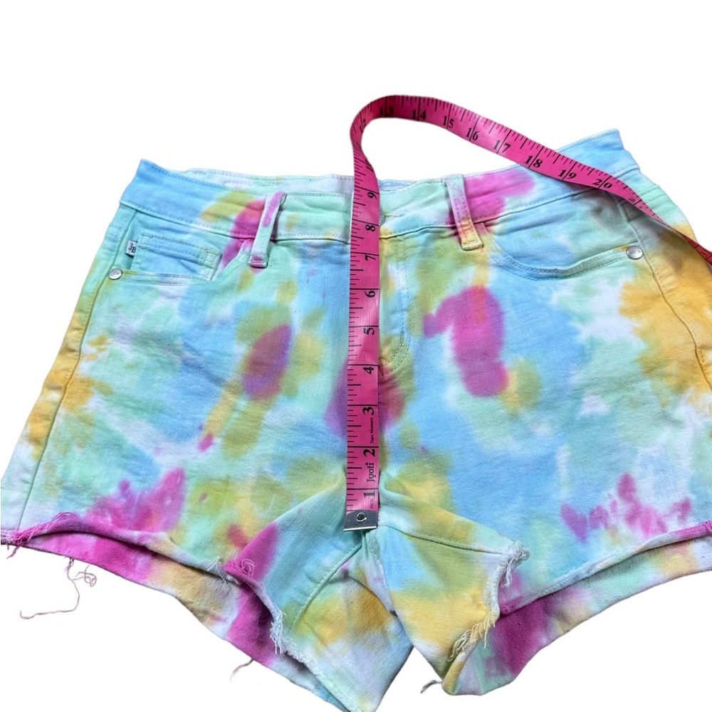 JUDY BLUE: Kelsea Tie-Dye Pastel Denim Jean Shorts -Size Small - Picture 10 of 13